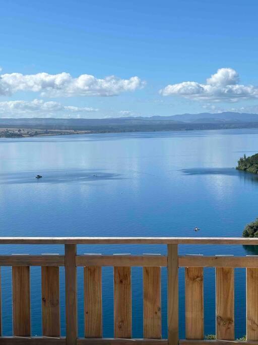 Villa Breathtaking Views Lago Lago Taupo Exterior foto