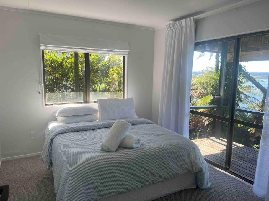 Villa Breathtaking Views Lago Lago Taupo Exterior foto